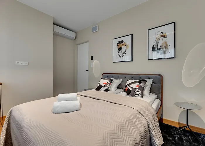 Deo Plaza Luxury Apartments By Blue Mandarin